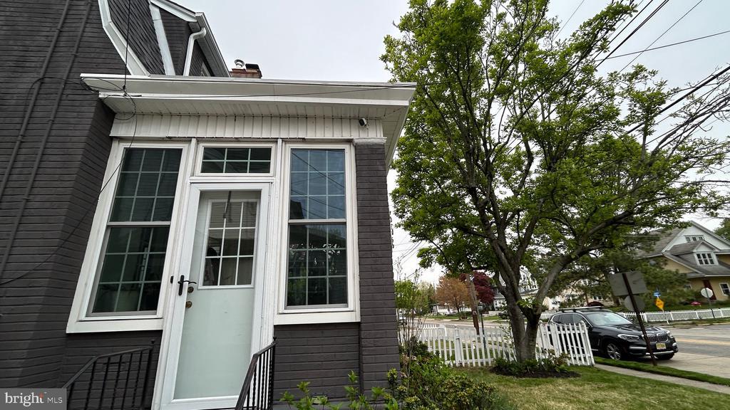 Primary Photo - 208 Haddon Ave