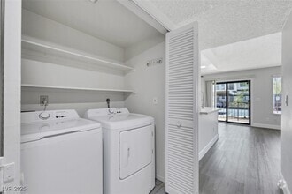 Building Photo - 1575 W Warm Springs Rd