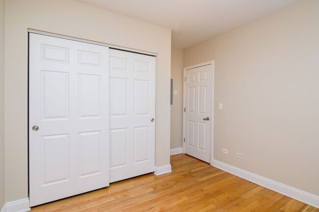 Foto del edificio - 6509 N Claremont Ave