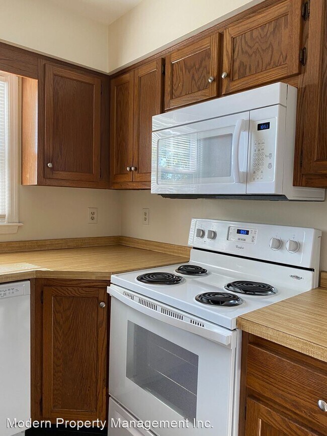 Building Photo - 2 br, 1.5 bath House - 161 S. Eagle Creek