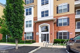 Building Photo - 1128 Halifax Pl