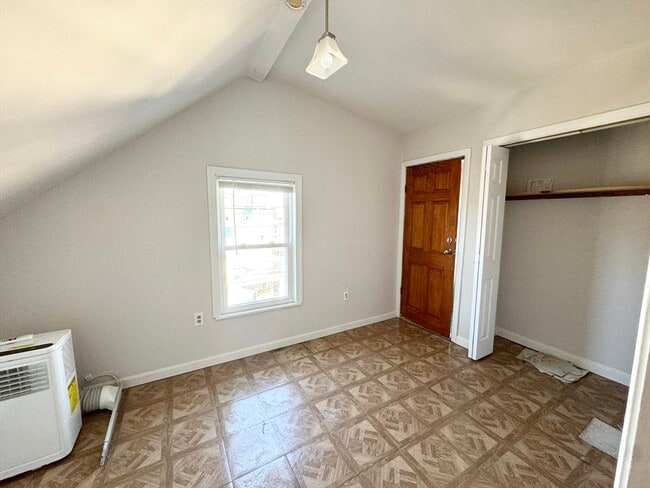 Building Photo - 22 Humphreys St