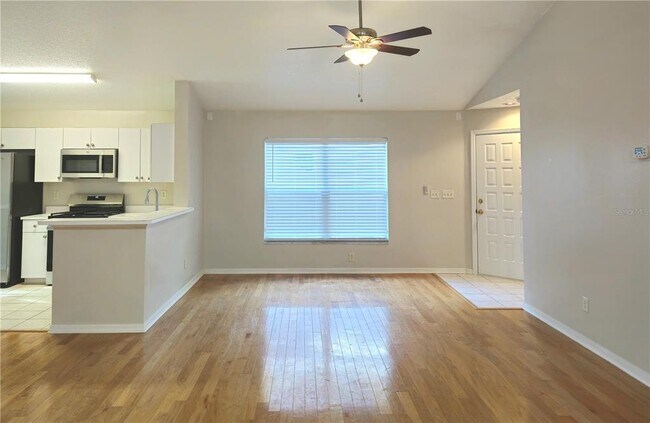 Foto del edificio - 5802 Tanagerlake Rd