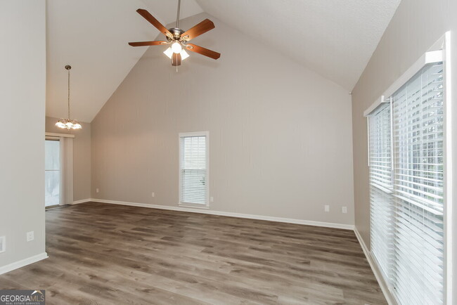 Building Photo - 4 Dove Trail