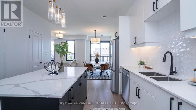 Building Photo - 3900 Savoy St