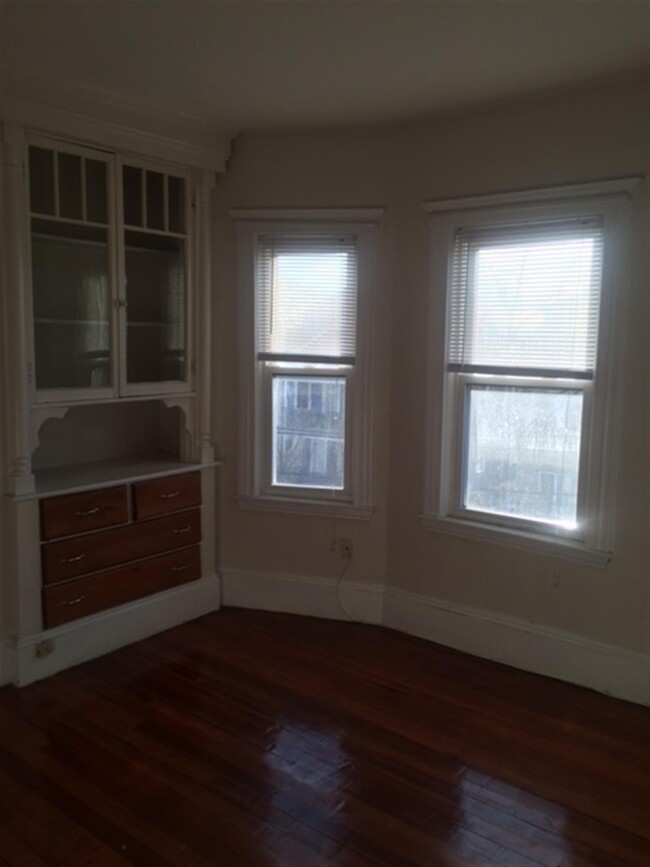 Building Photo - 104 Conwell Ave