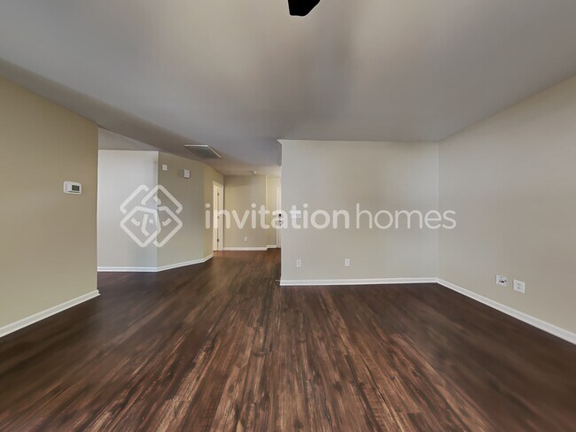 Building Photo - 1015 Mearn Rd