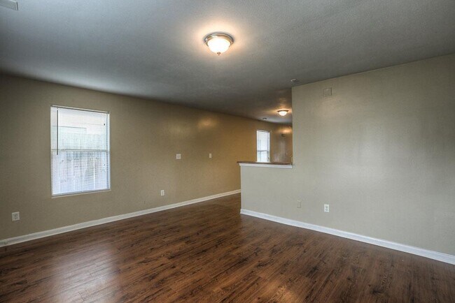 Foto del edificio - 10610 Pine Landing Dr