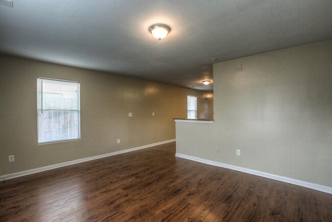 Building Photo - 10610 Pine Landing Dr