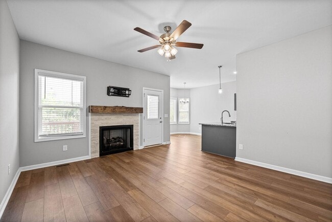 Building Photo - 54 E Fork Dr
