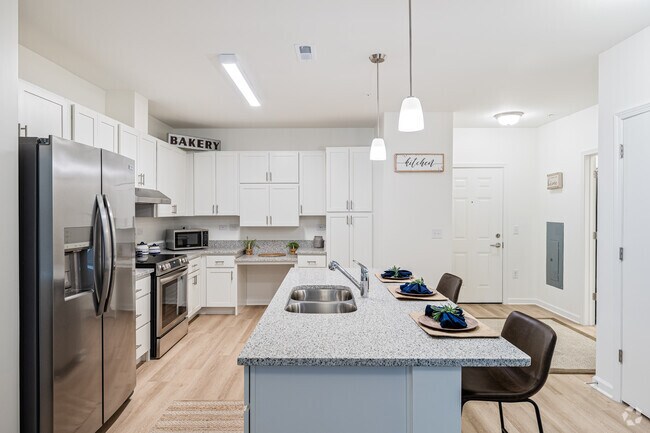 1 habitación, 1 baño - 707 pies cuadrados - Cocina - Ashlake Crossings Apartments 55+ Community