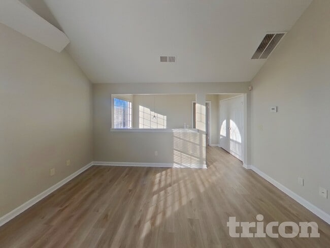 Foto del edificio - 868 Asbury Way