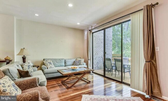 Foto del edificio - 2035 Swans Neck Way