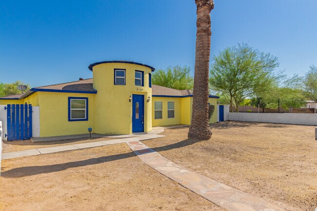 Foto del edificio - 2138 E Broadway Rd