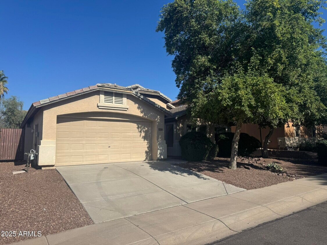 Foto principal - 2246 W Roy Rogers Rd