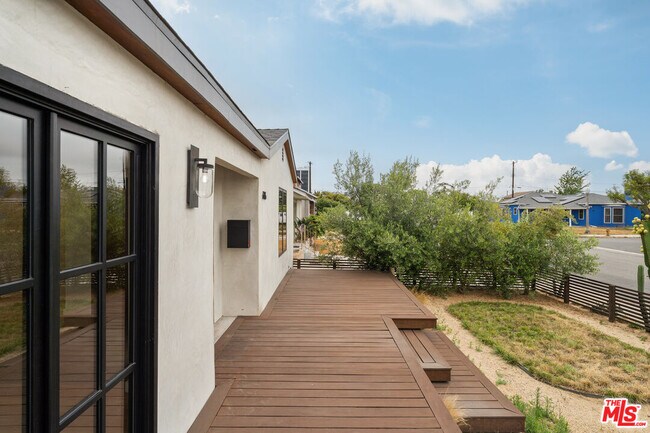 Foto del edificio - 6116 W 85th Pl