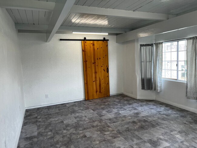 Building Photo - Remodeled 1 Bed 1 Bath House for Rent in W...