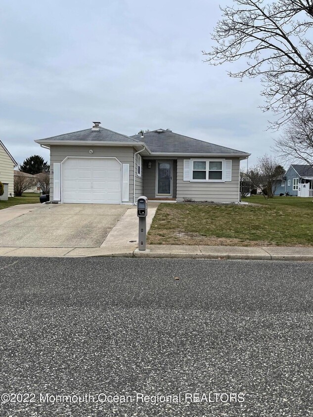 11 Palmetto Point St, Toms River, NJ 08757 House Rental in Toms River