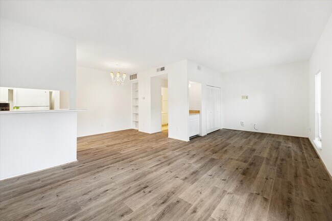 Foto del edificio - 2425 Augusta Dr