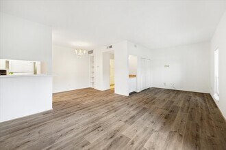 Building Photo - 2425 Augusta Dr