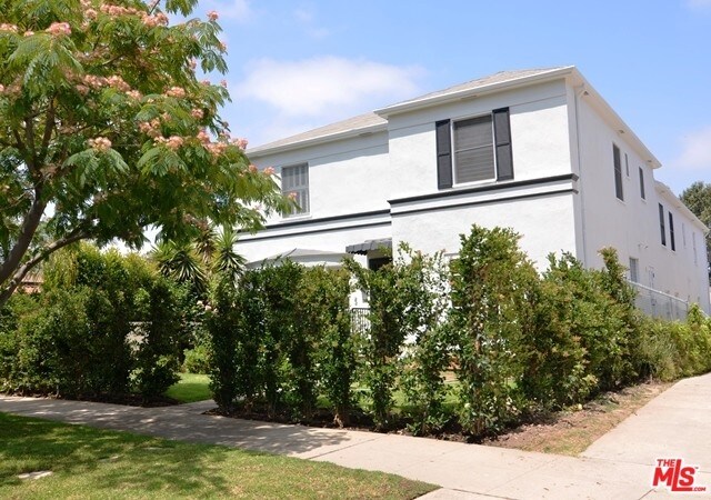 Primary Photo - 1235 S Ogden Dr