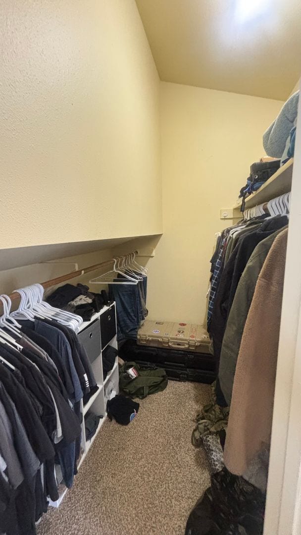 Foto del edificio - 6220 Forest Edge Rd