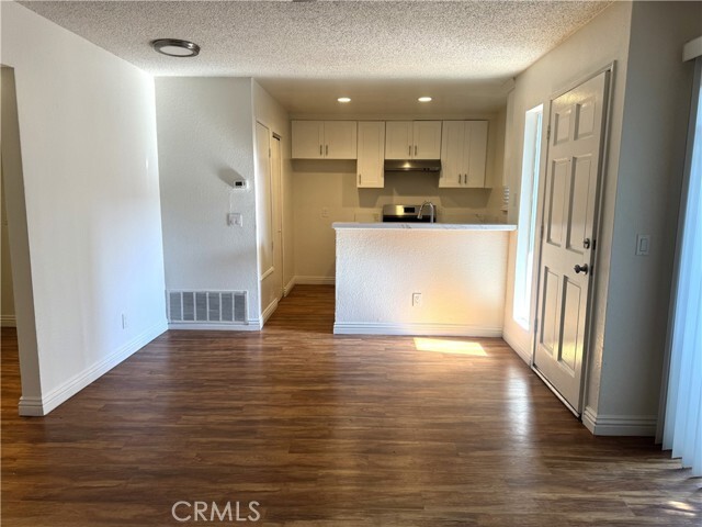 Building Photo - 14030 McClure Ave
