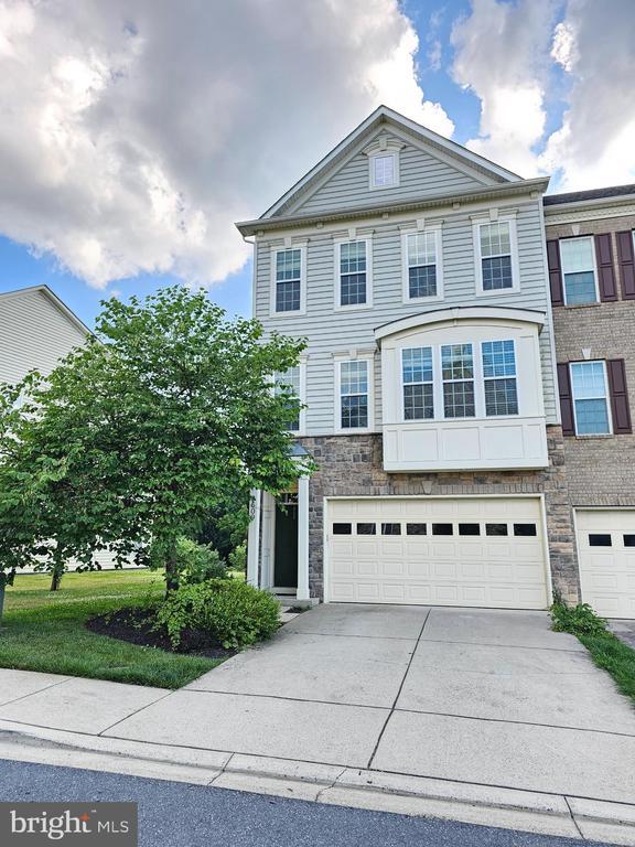 Primary Photo - 9609 Bothwell Ln
