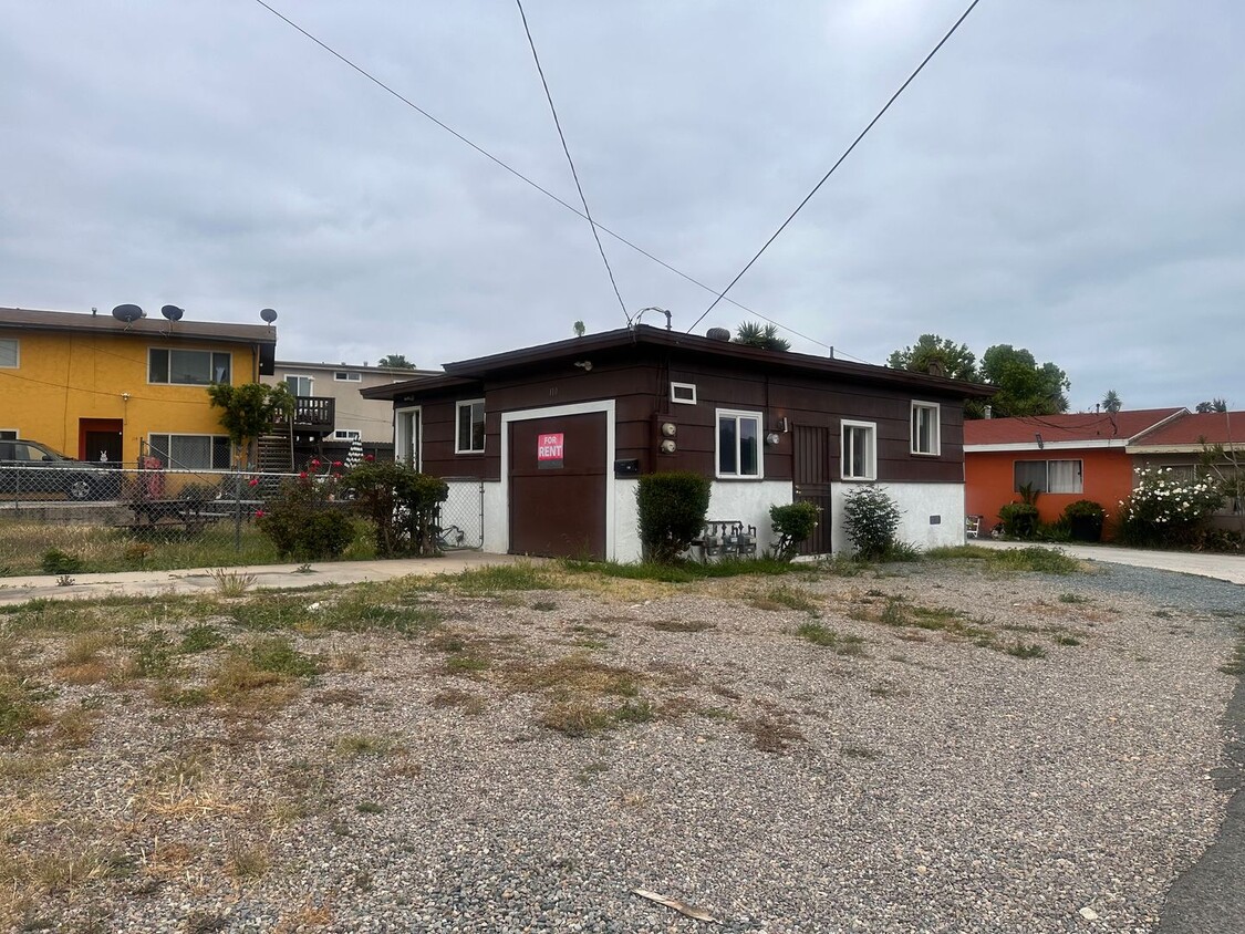 Primary Photo - 2 Bedroom, 2 BA house for Rent in National...
