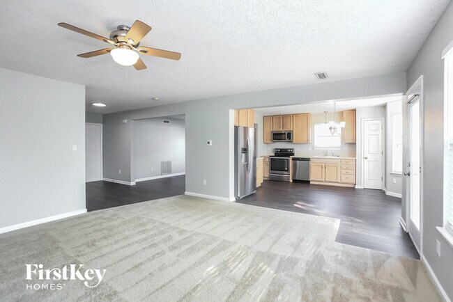 Foto del edificio - 461 E Clear Lake Ln