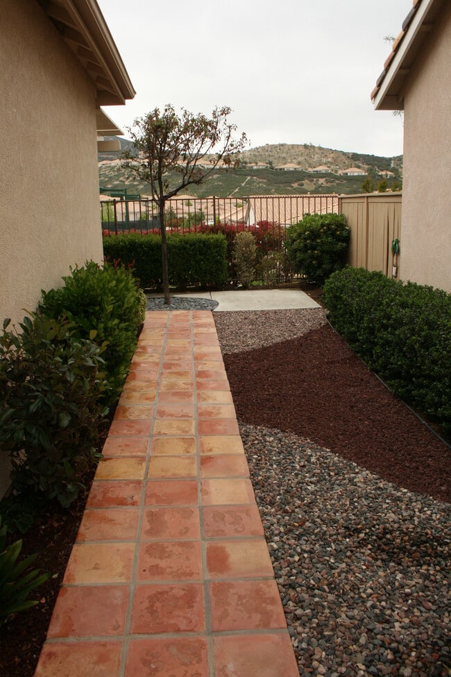 Foto del edificio - 5962 Turnberry Dr