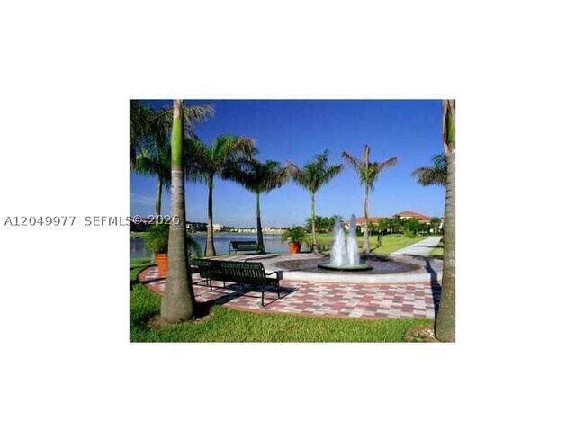 Foto del edificio - 2544 Centergate Dr