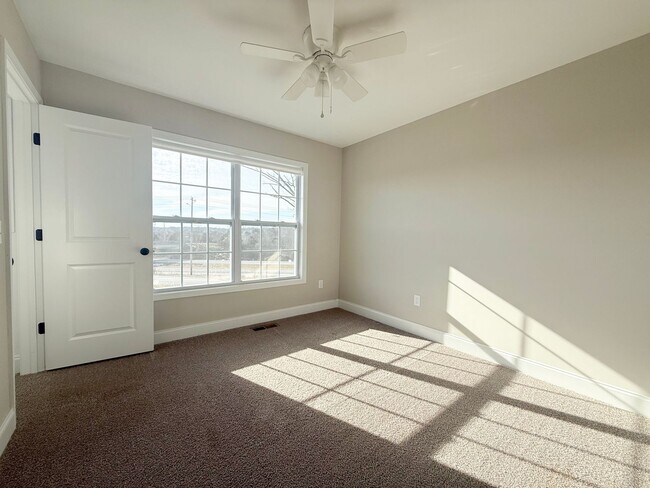 Foto del edificio - 5204 Oak Pt Ct