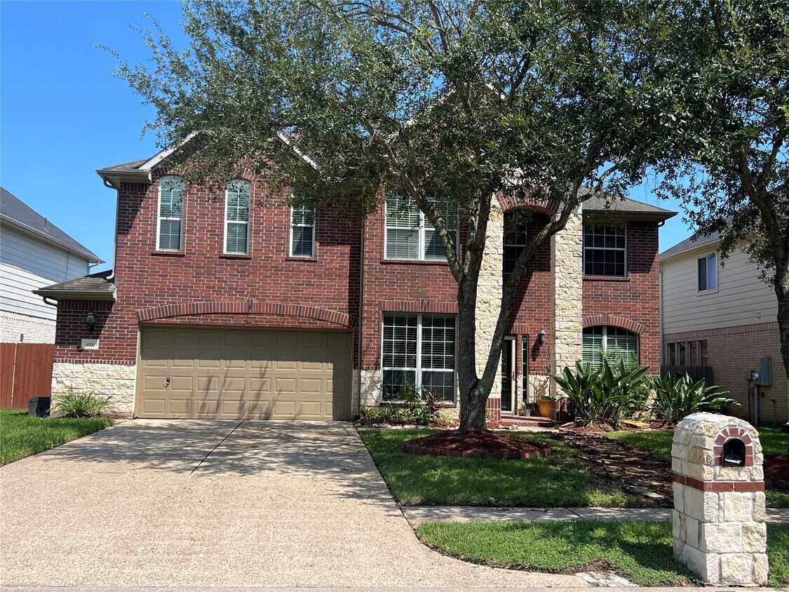 Picture of 411 White Oak Pointe Dr, League City, TX 77573 - Condo for Rent in ...