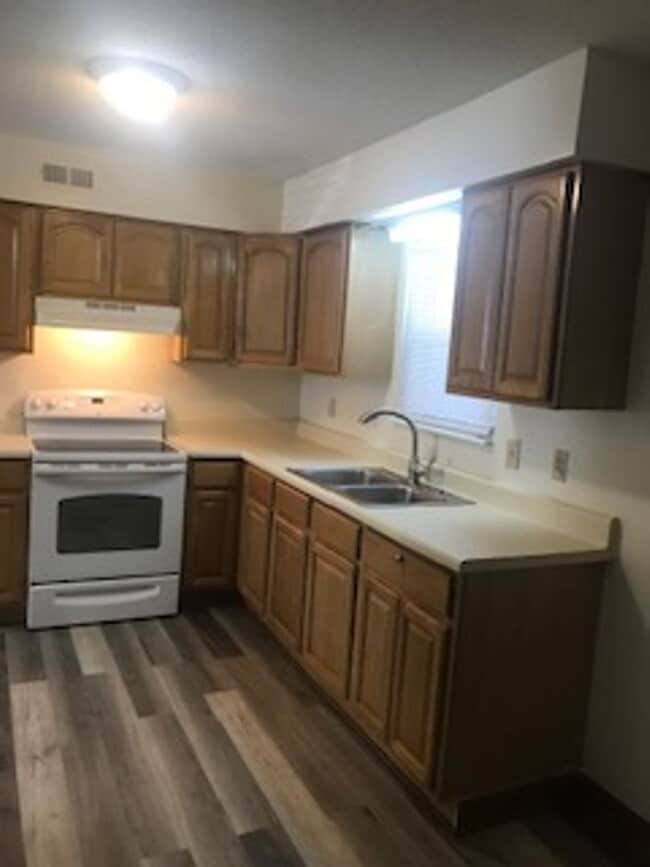 Building Photo - 1112 Park St