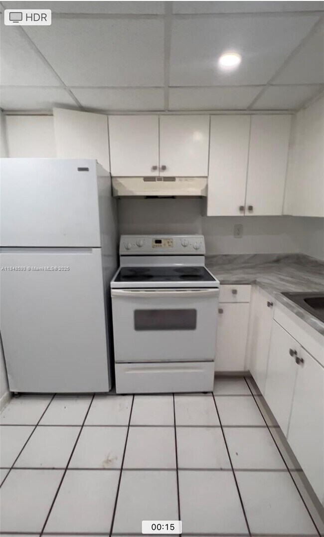 Foto del edificio - 498 NW 165th St