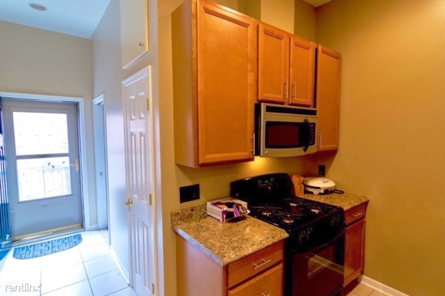 Foto del edificio - 2 br, 1 bath Apartment - 1627 W Porter Street