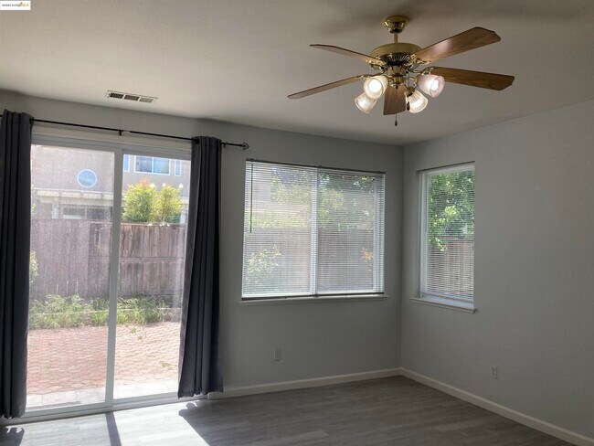 Building Photo - 10448 Almanor Cir