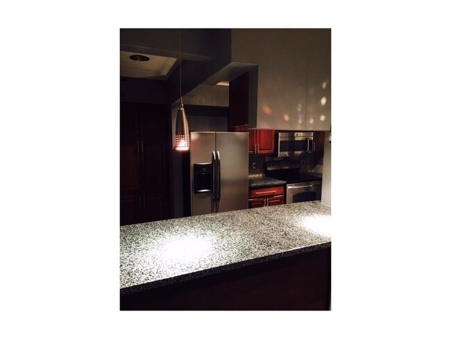 Foto del edificio - 5710 Leona Ave