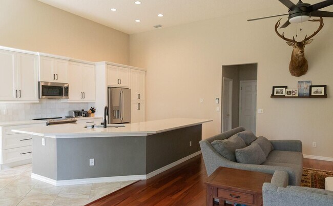 Foto del edificio - 1593 Warrington St