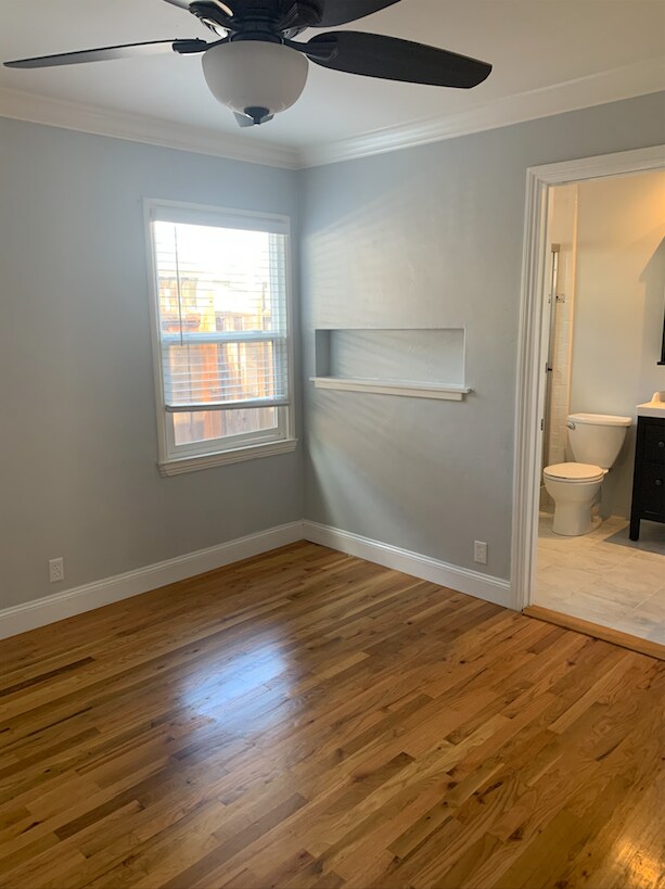 Building Photo - 2042 Glen Una Ave
