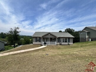 Building Photo - 825 Tommie Ln