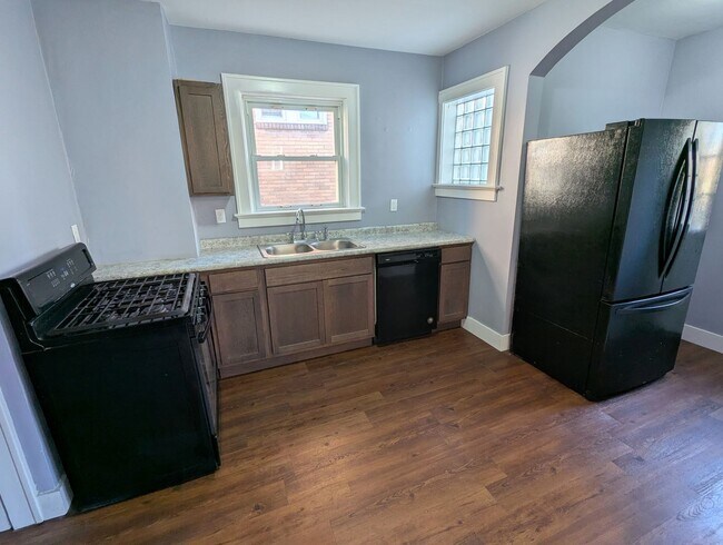 Foto del edificio - 3 Bedroom 1.5 Bathroom House (Greenfield)