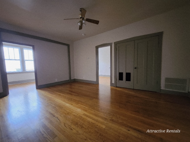 Building Photo - 1160 S Mason Ave