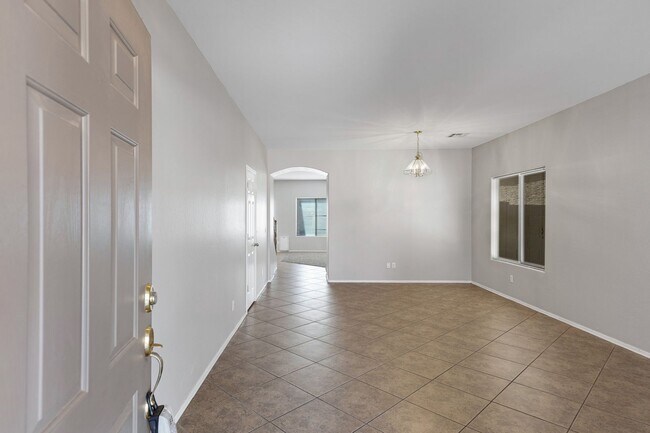 Foto del edificio - Large two story home in San Tan Heights!