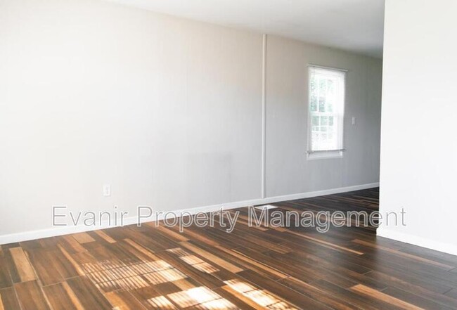 Building Photo - 1240 Berwald Dr