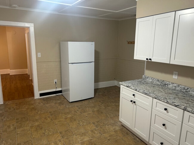 Building Photo - 113 Ballston Ave