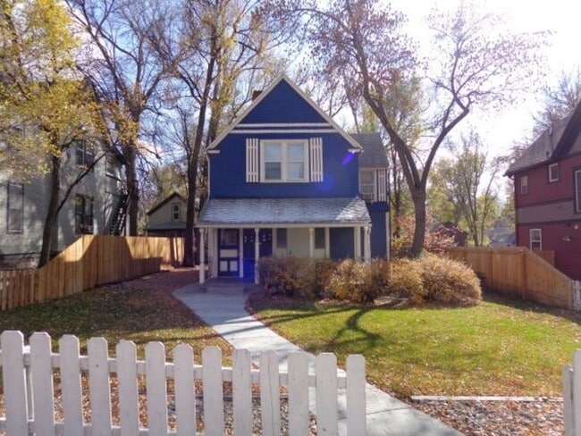 Photo - 537 E Platte Ave Apartment