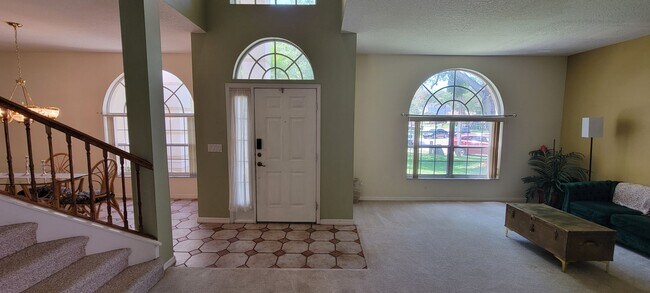 Foto del edificio - Beautiful 4/3 2 Story Pool Home In Ocoee FL