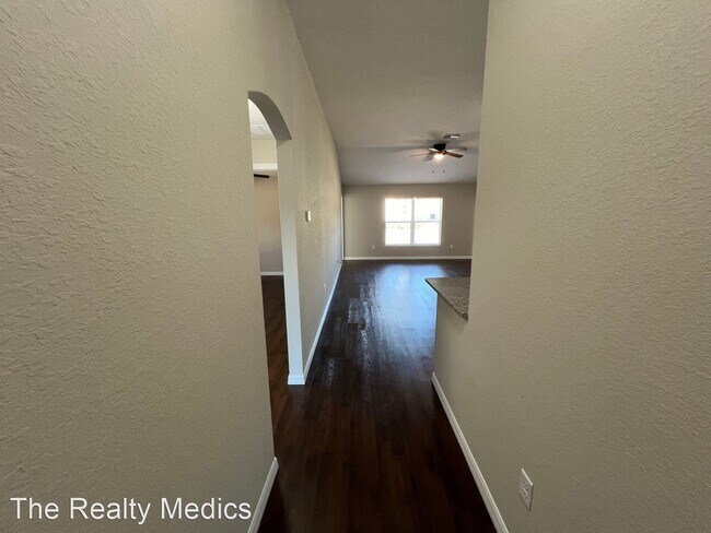 Building Photo - 3 br, 2 bath House - 3615 SE 134th Pl